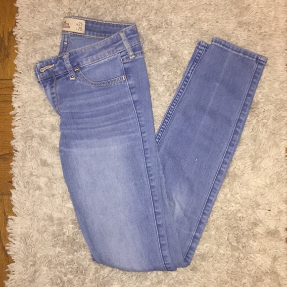 size 1 hollister jeans